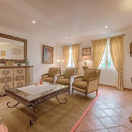 Maison Des Bouchonniers Saint Tropez
